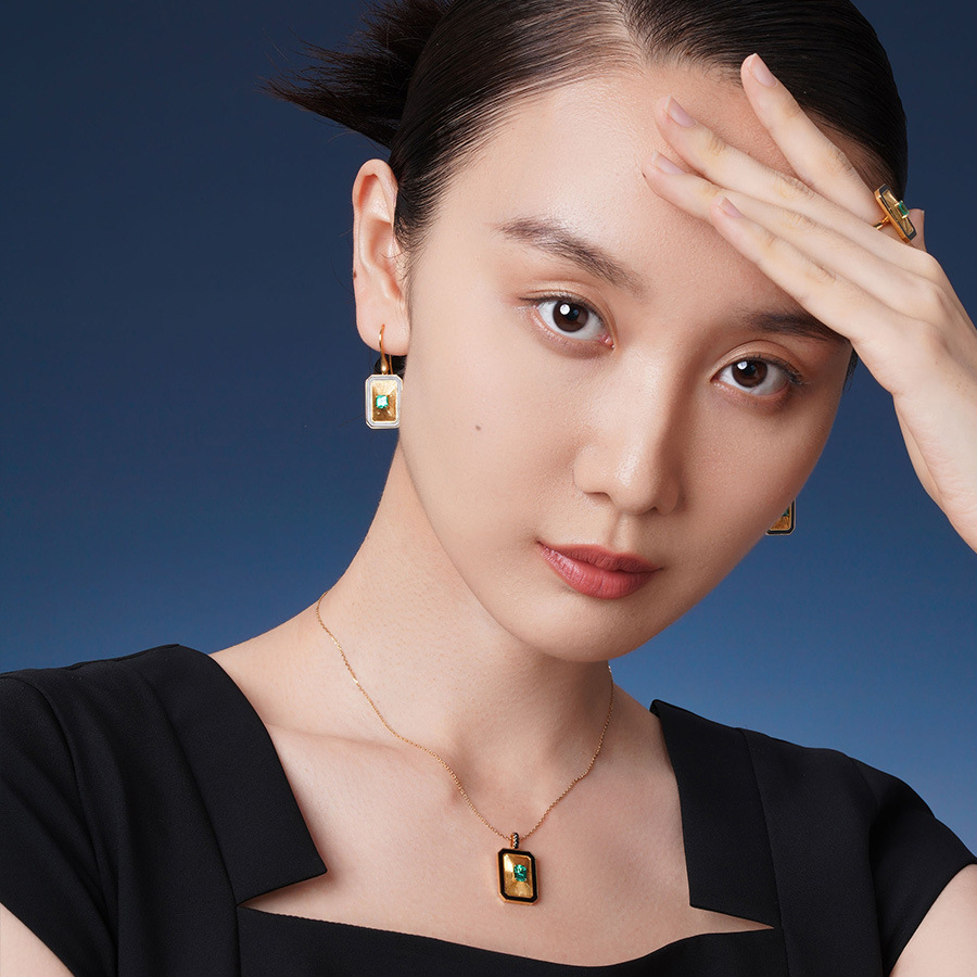Młoda, luksusowa, zielona szaf – Vintage Fashion Earrings recenzja i cena