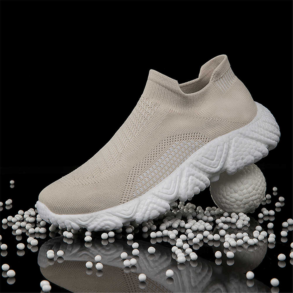 Płaskie wyglądające sneakersy  – Vintage Fashion Collection recenzja i cena